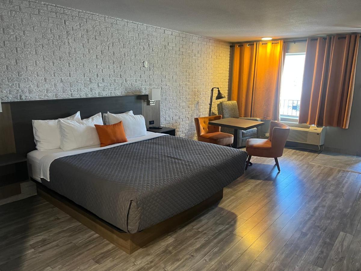 Complexe Dix80 Μοτέλ Mont-Laurier Εξωτερικό φωτογραφία