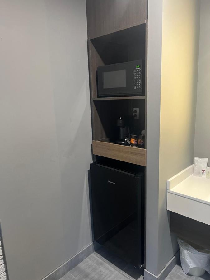 Complexe Dix80 Μοτέλ Mont-Laurier Εξωτερικό φωτογραφία